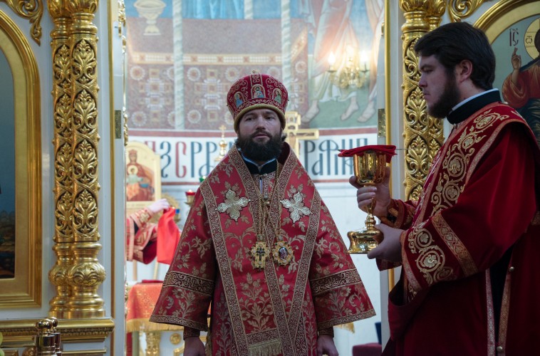 20_10_03_-novomuchenniki-korolevskie_vizit-episkop_petr-60
